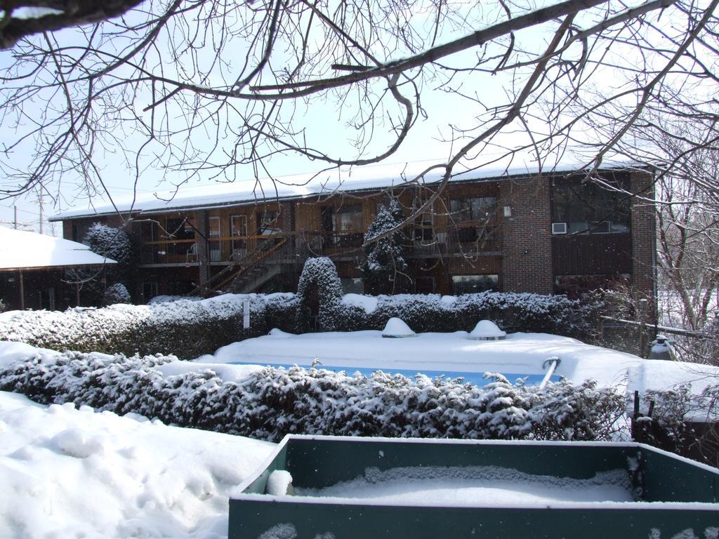 Motel Lennoxville Sherbrooke Eksteriør bilde