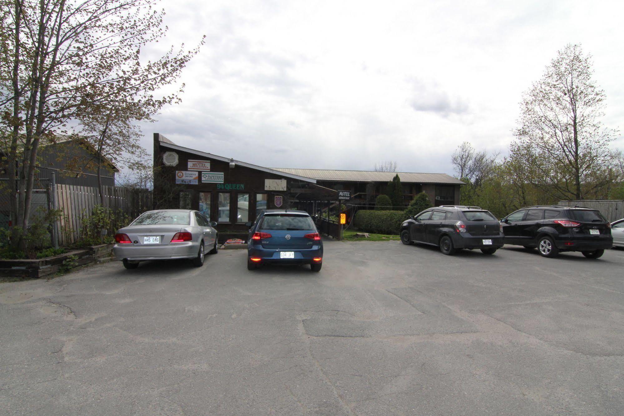 Motel Lennoxville Sherbrooke Eksteriør bilde